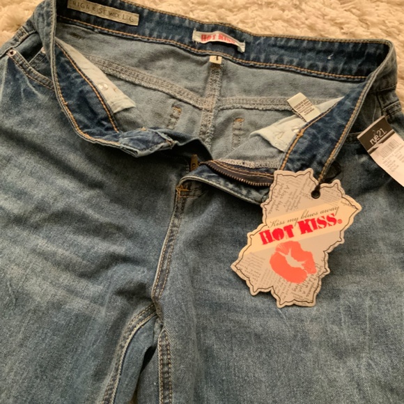 HOT KISS   HIGH RISE WIDE LEG JEANS - Picture 3 of 4